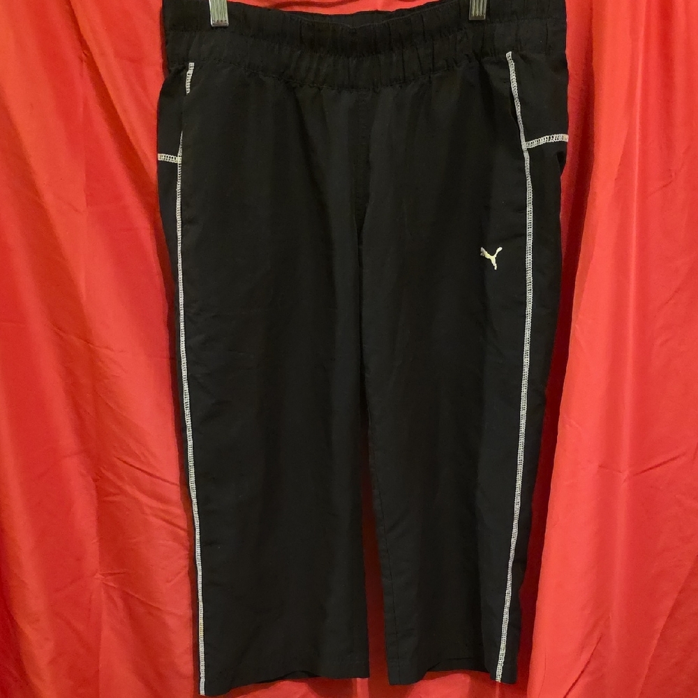 🏝️ Ladies' Puma Black Capri Joggers with White Accents L